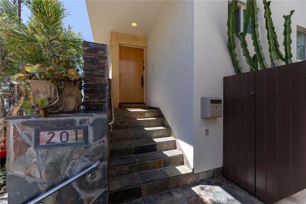 201 5th Property Photo 5