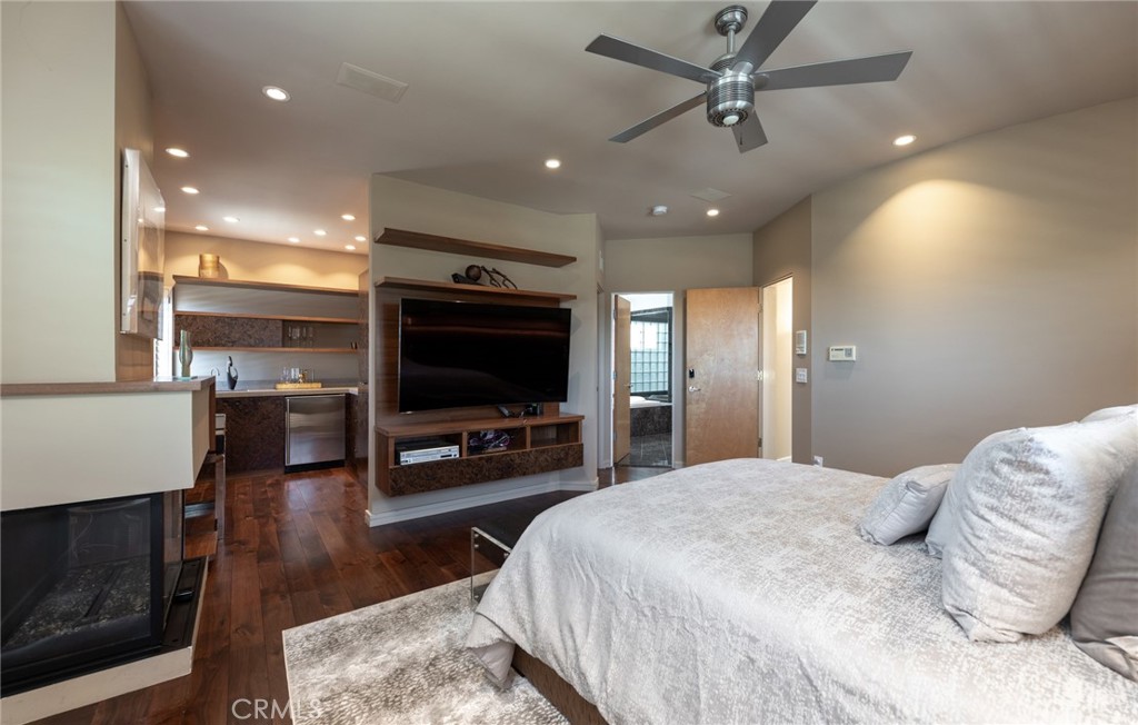 201 5th Property Photo 9