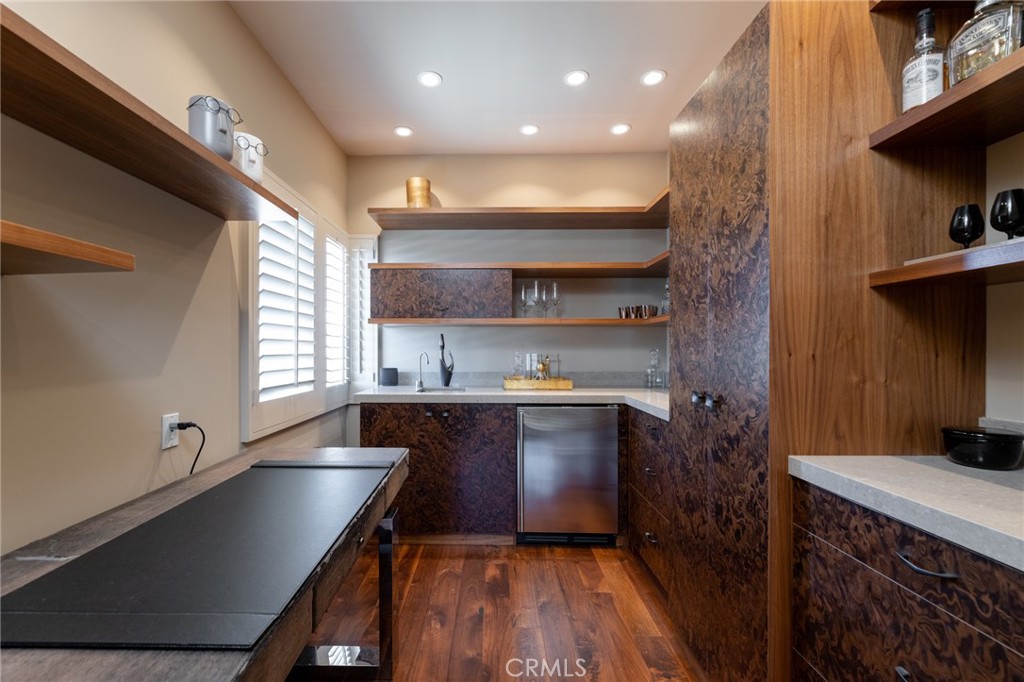 201 5th Property Photo 10