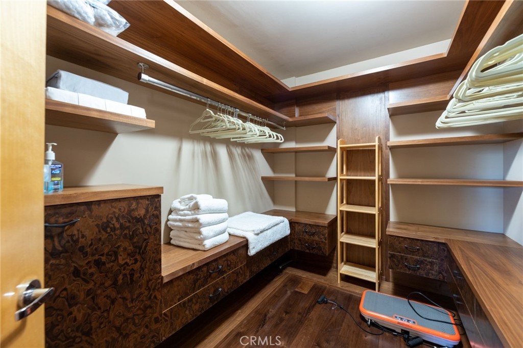 201 5th Property Photo 11