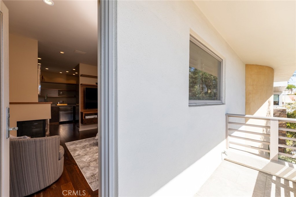 201 5th Property Photo 14