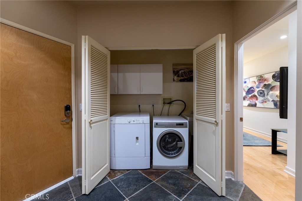 201 5th Property Photo 16