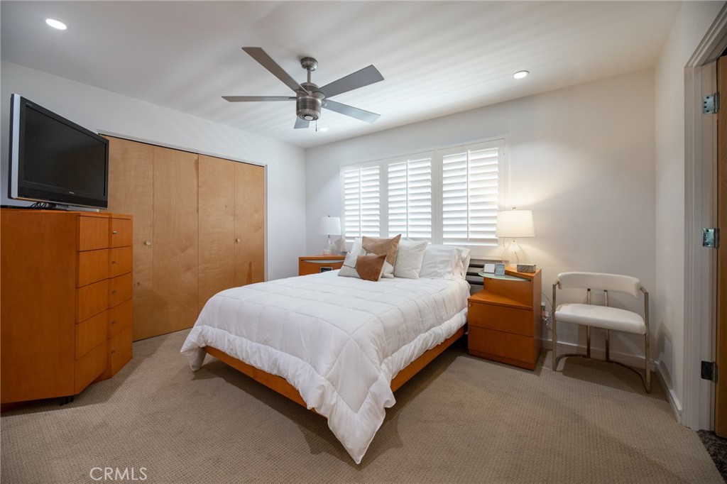 201 5th Property Photo 17
