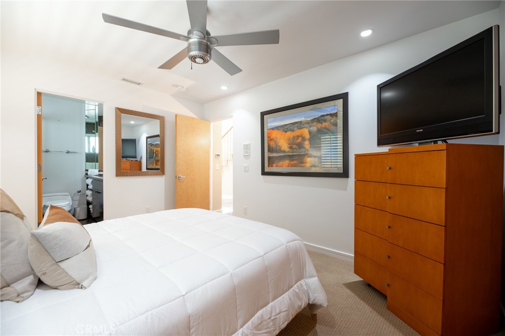 201 5th Property Photo 18