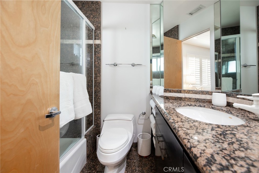201 5th Property Photo 19