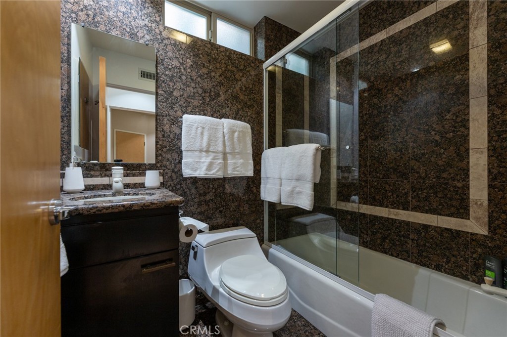 201 5th Property Photo 22