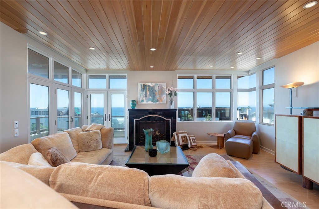 201 5th Property Photo 24