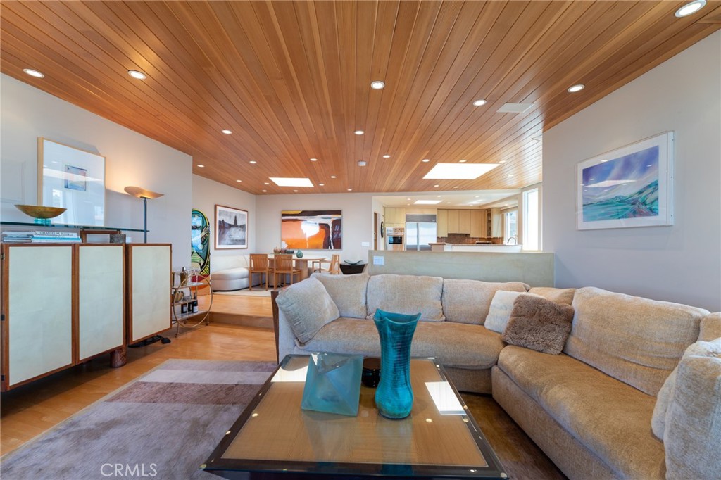 201 5th Property Photo 31