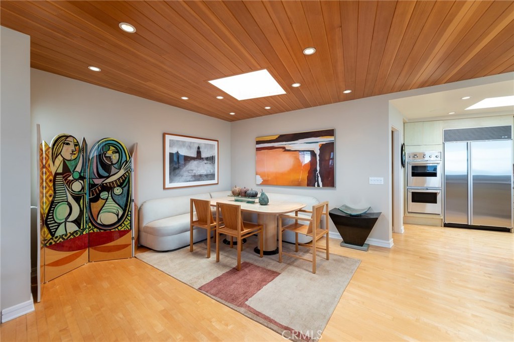 201 5th Property Photo 33
