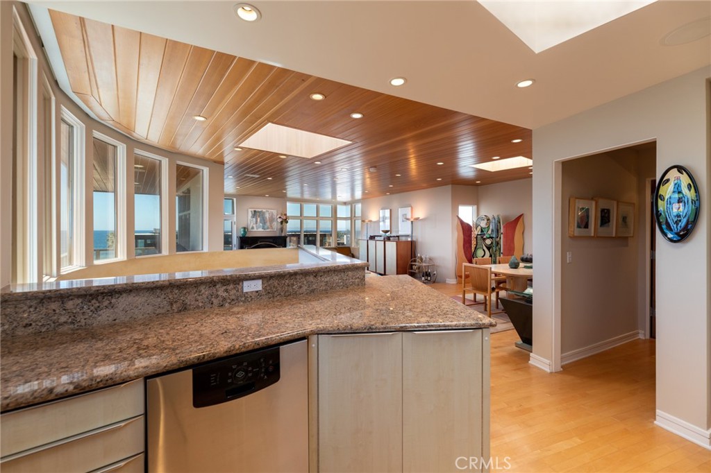 201 5th Property Photo 37