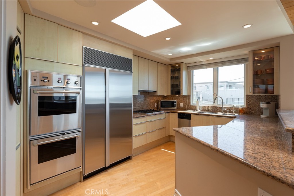 201 5th Property Photo 38