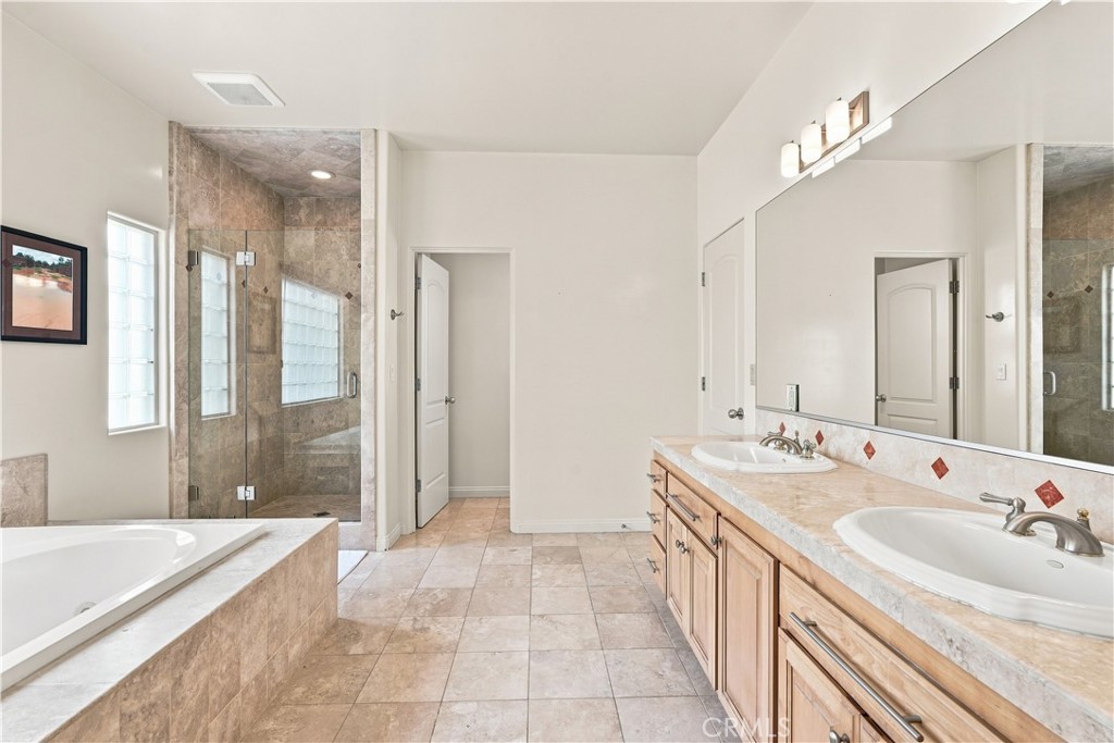 606 9th Property Photo 13