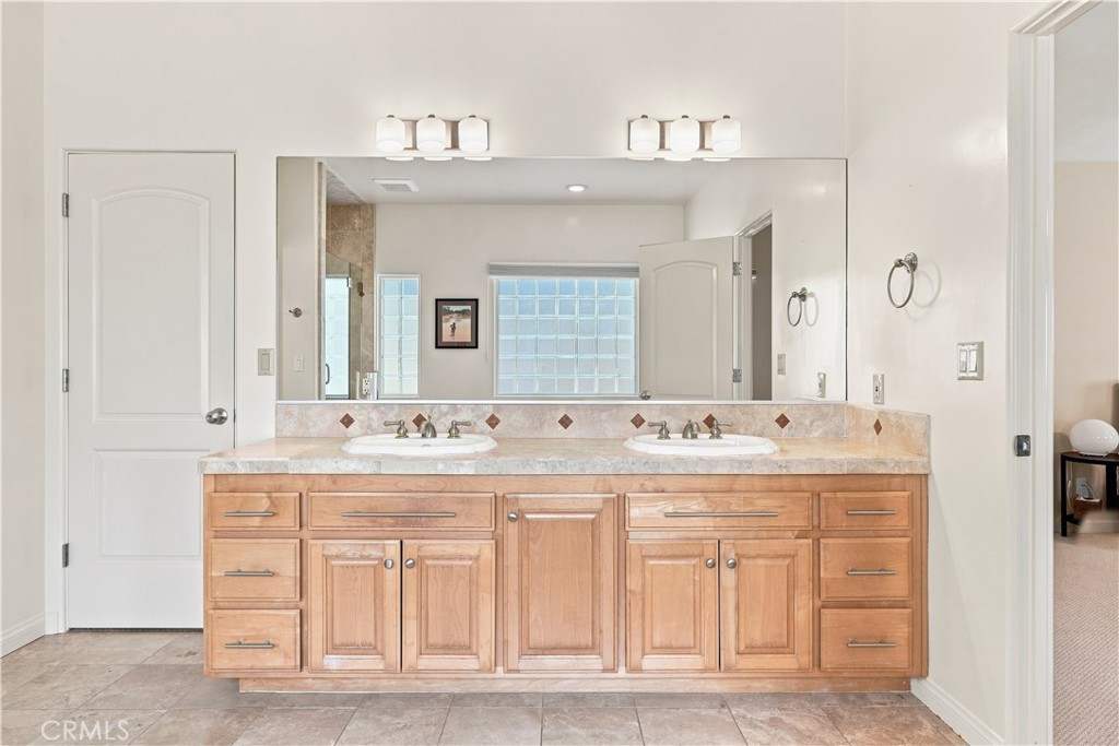606 9th Property Photo 14