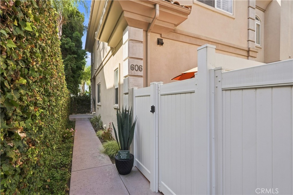 606 9th Property Photo 23