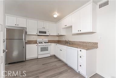 912 S Ash Avenue 6 Property Photo 3