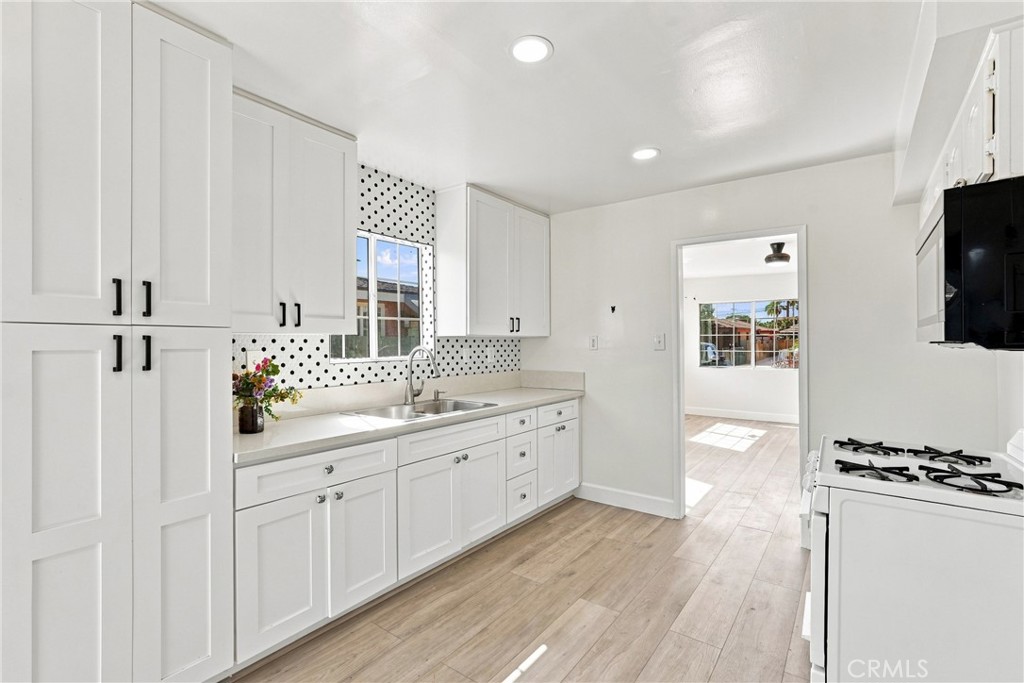 4119 W 162nd Street Property Photo 2