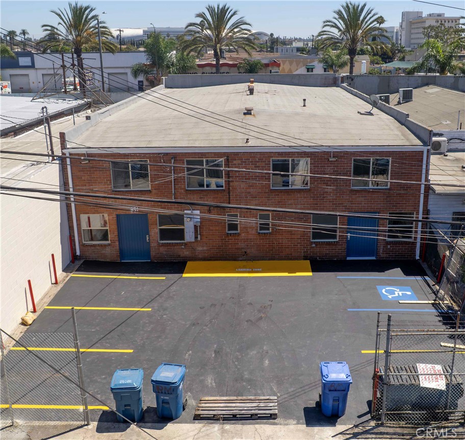 951 S La Brea Property Photo 12