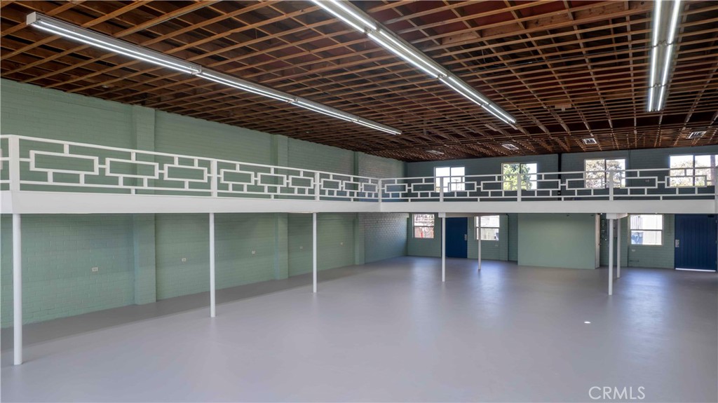 951 S La Brea Property Photo 15