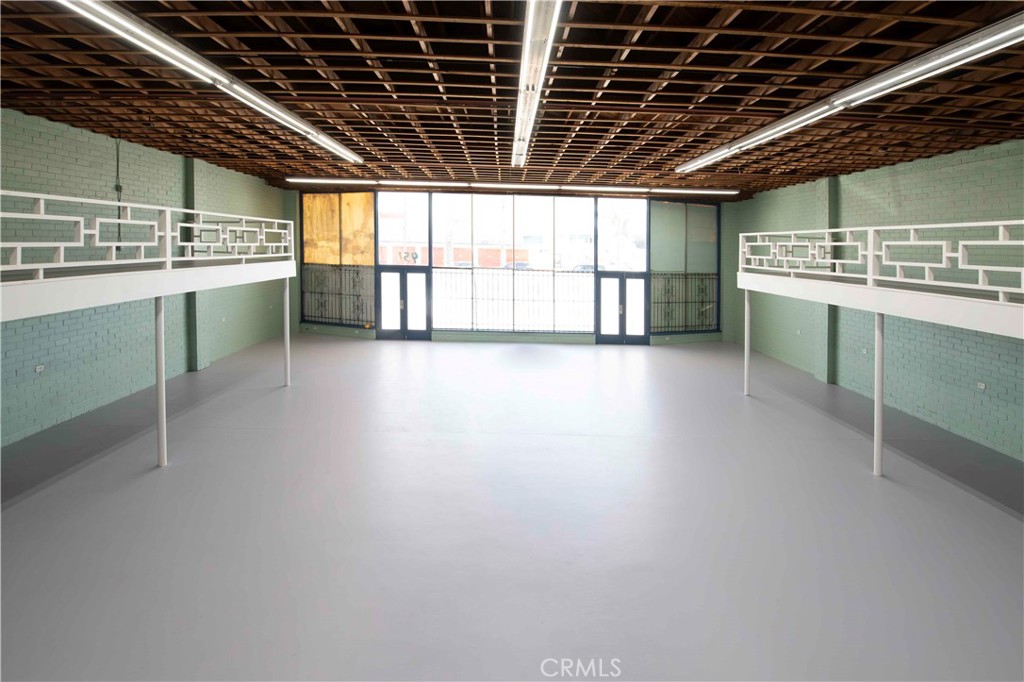951 S La Brea Property Photo 17