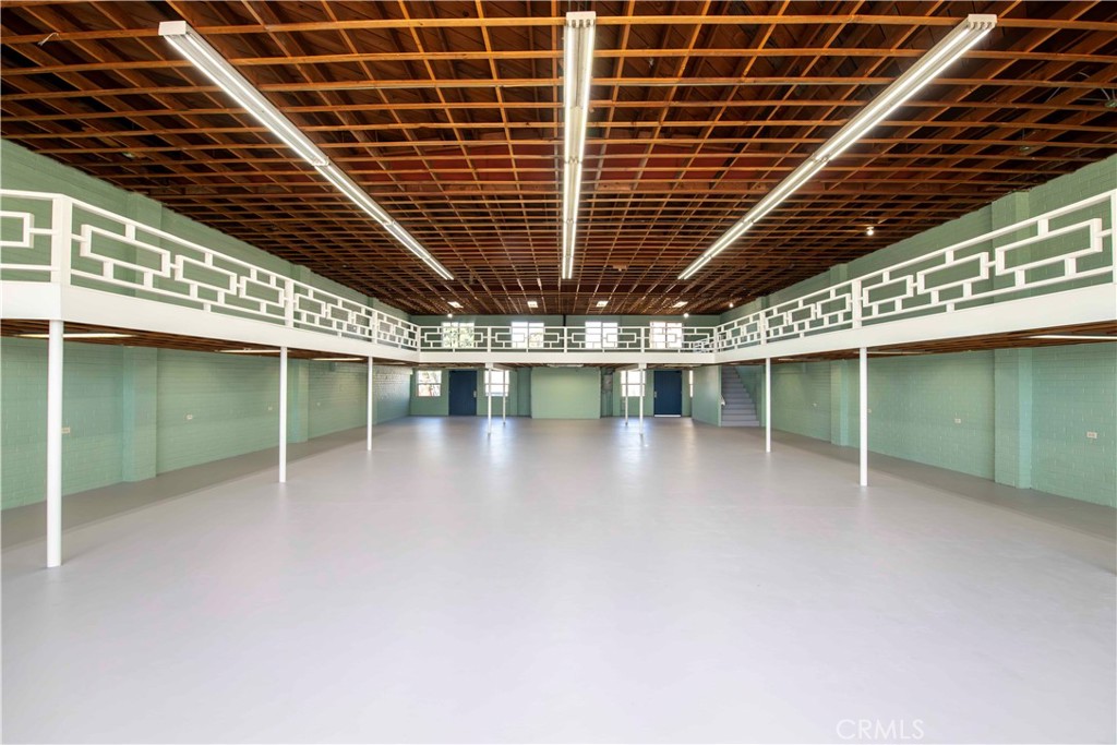951 S La Brea Property Photo 18