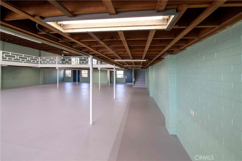 951 S La Brea Property Photo 23