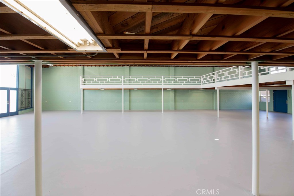 951 S La Brea Property Photo 24