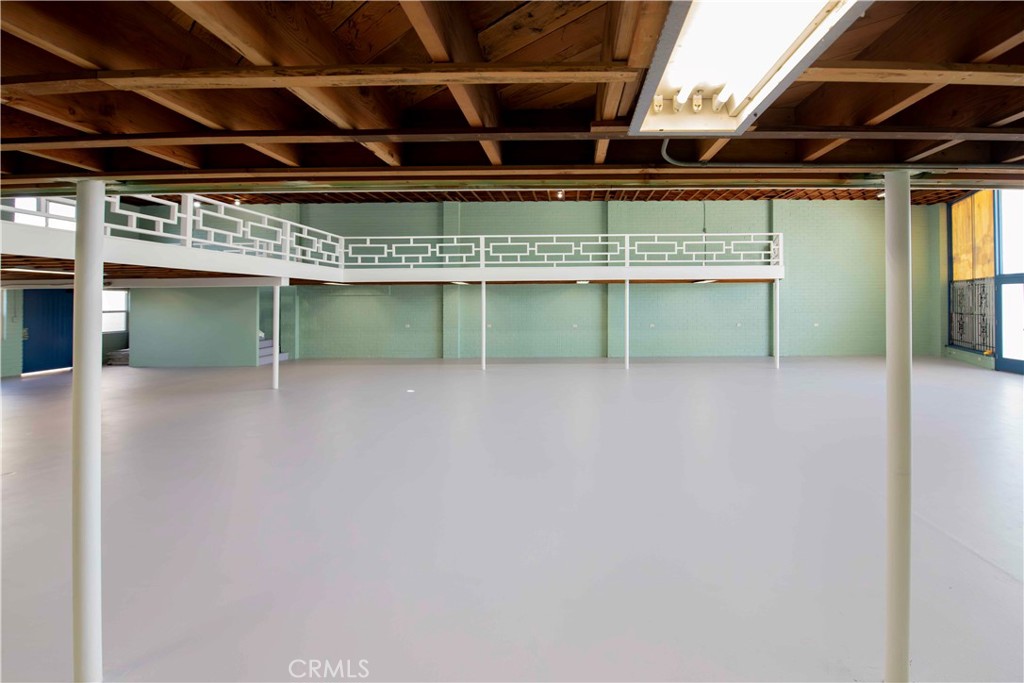 951 S La Brea Property Photo 25