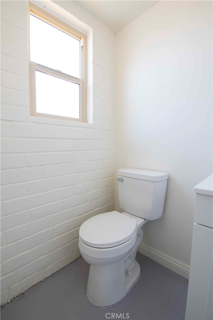 951 S La Brea Property Photo 37