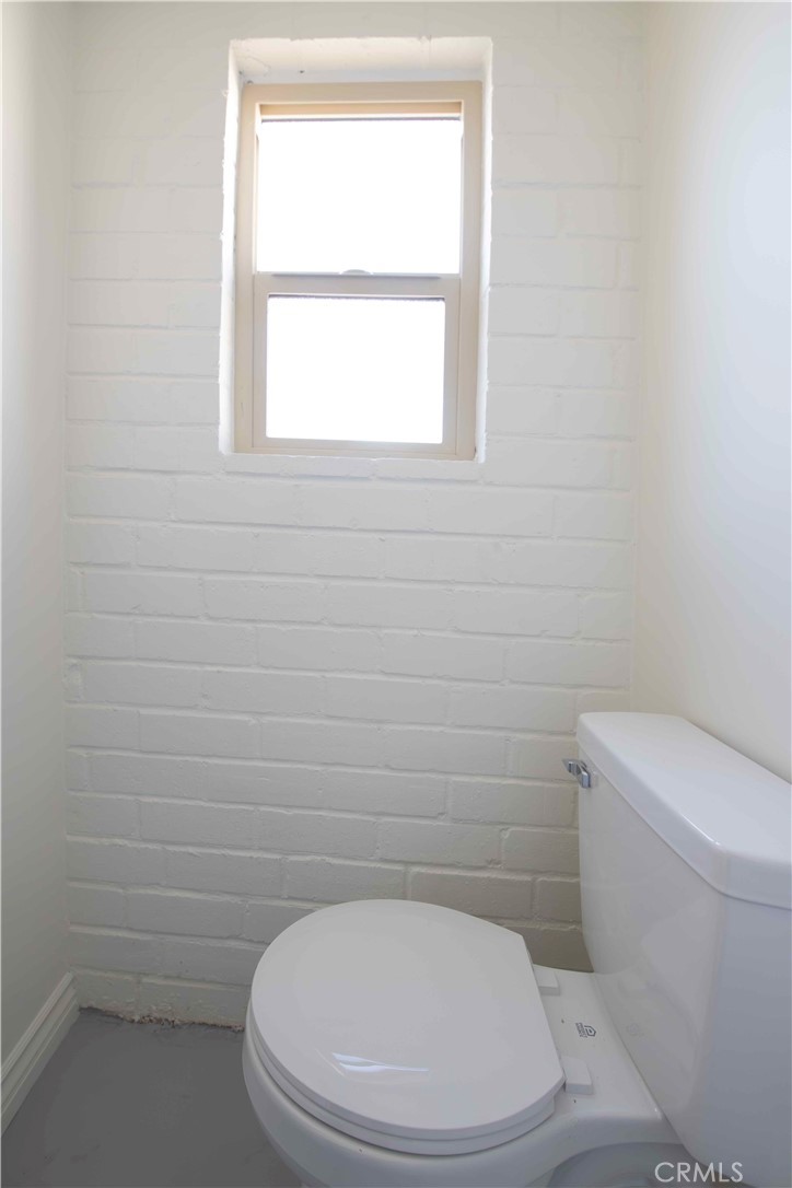 951 S La Brea Property Photo 38