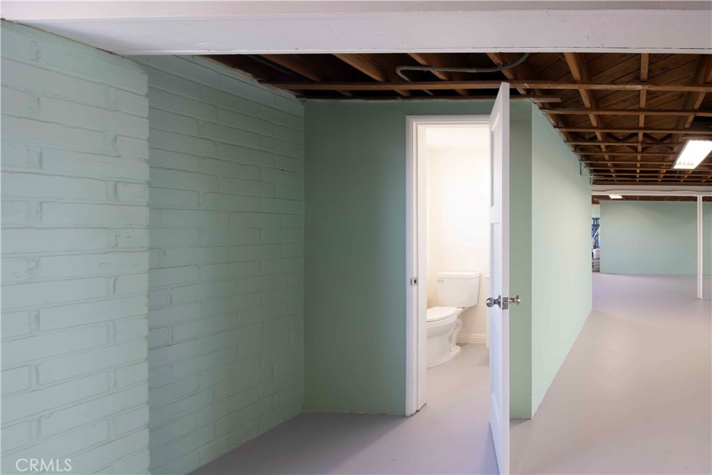 951 S La Brea Property Photo 39
