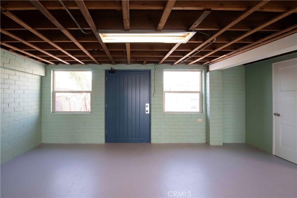 951 S La Brea Property Photo 41