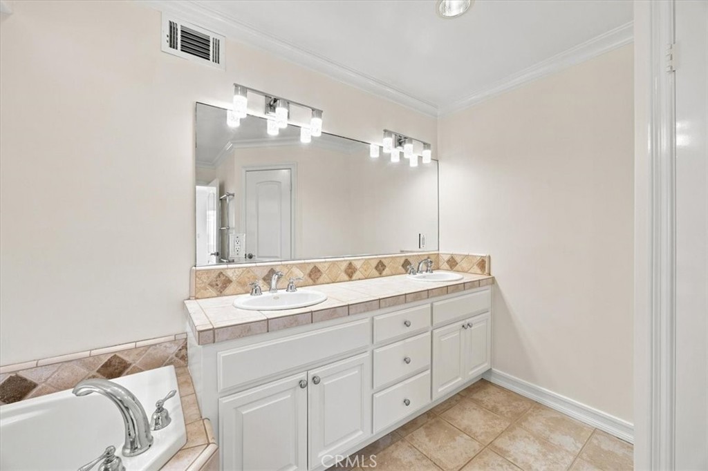 137 Lyndon Street Property Photo 22