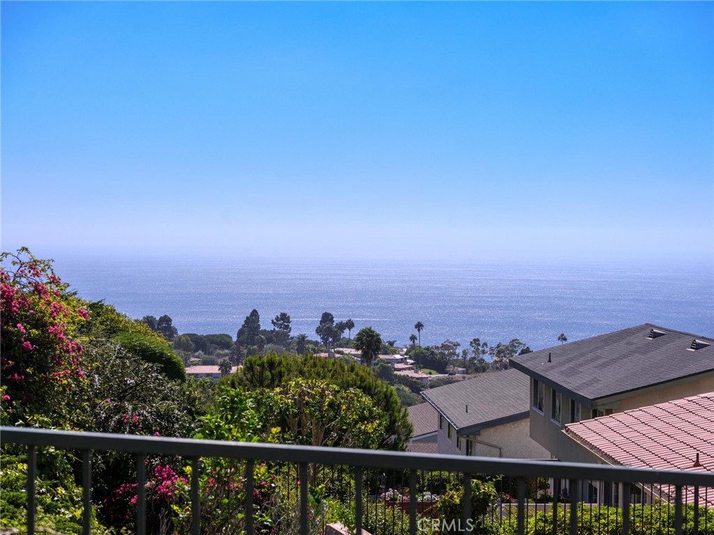 6802 Kings Harbor Property Photo 1