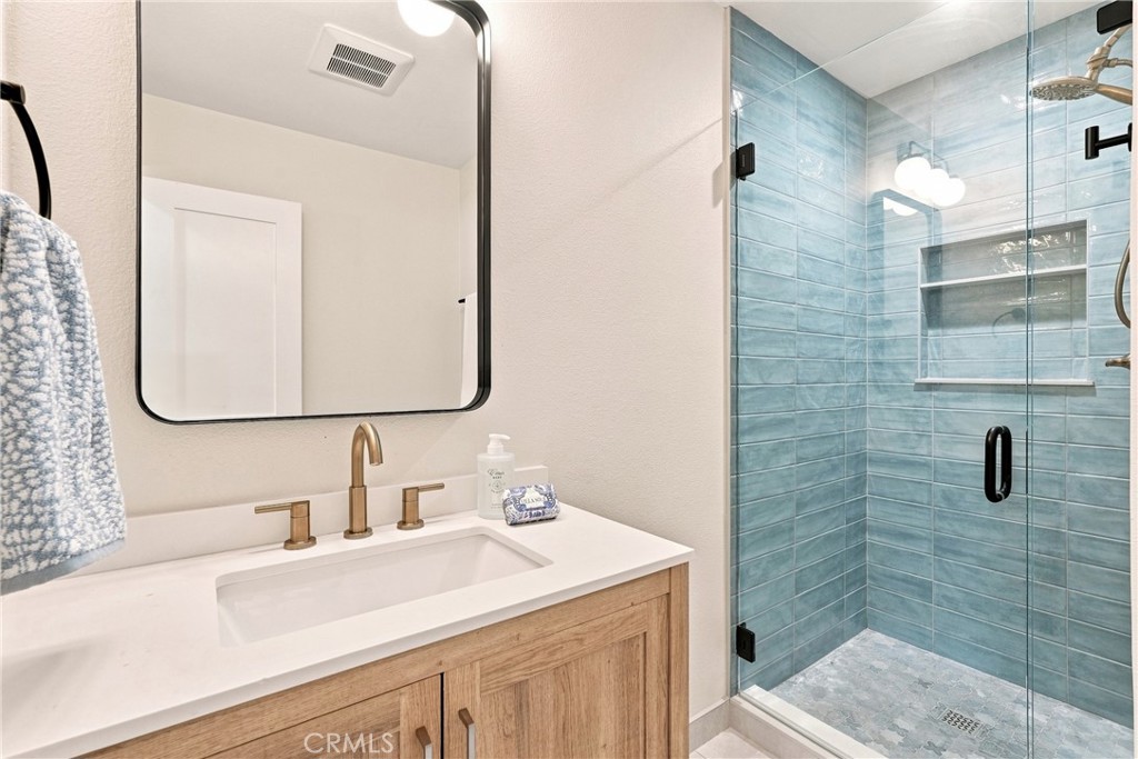 2306 Mathews Avenue 2 Property Photo 20