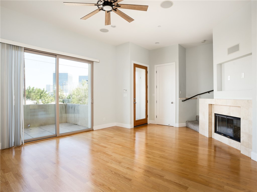 301 Kansas C Property Photo 6