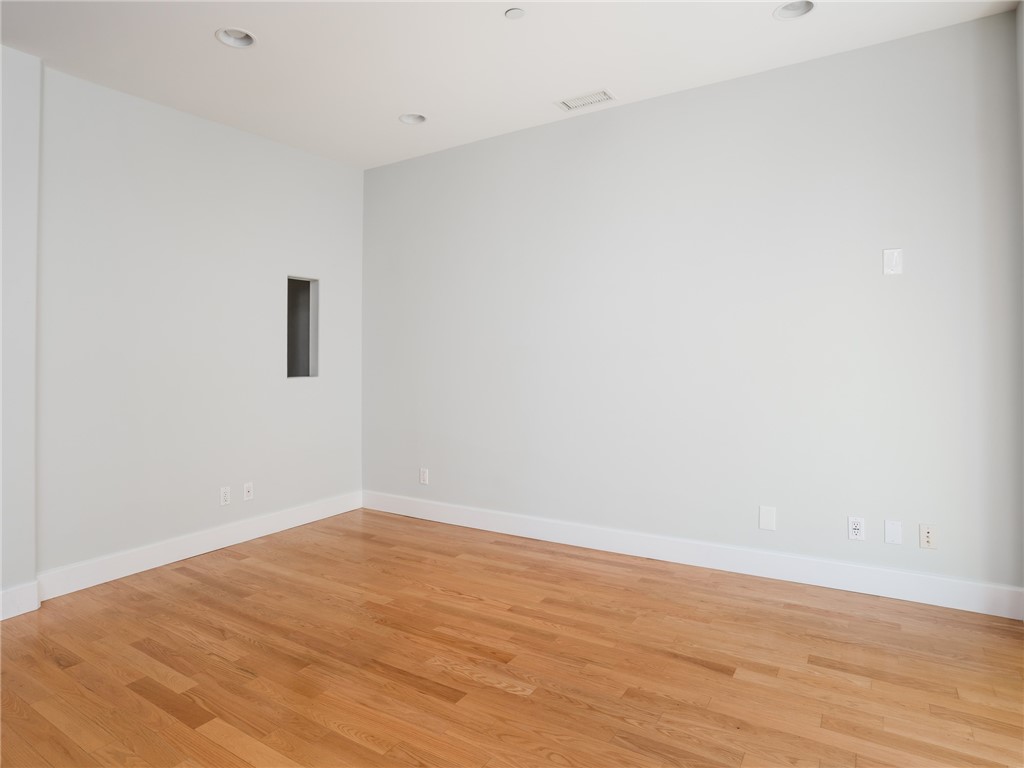 301 Kansas C Property Photo 12