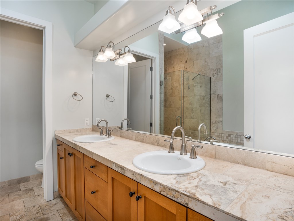 301 Kansas C Property Photo 18