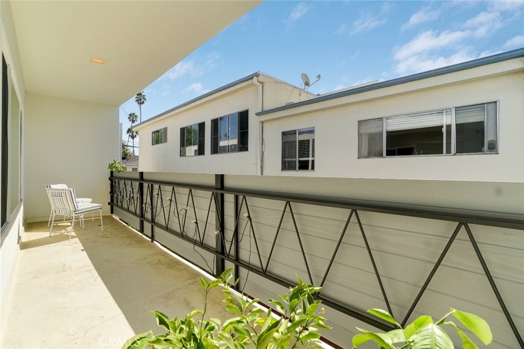 1017 5th Property Photo 6