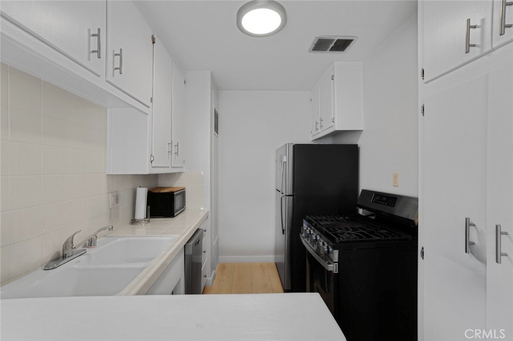 1017 5th Property Photo 8