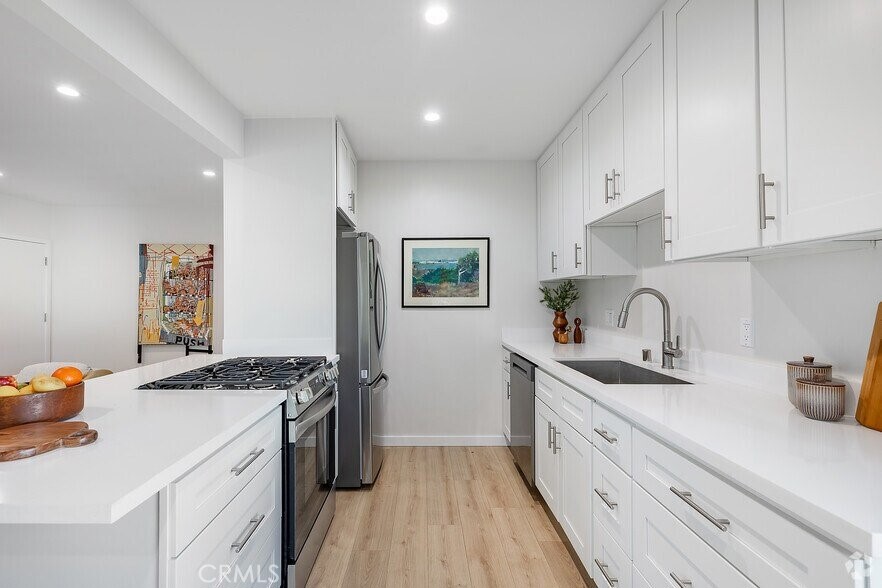 1017 5th Property Photo 9
