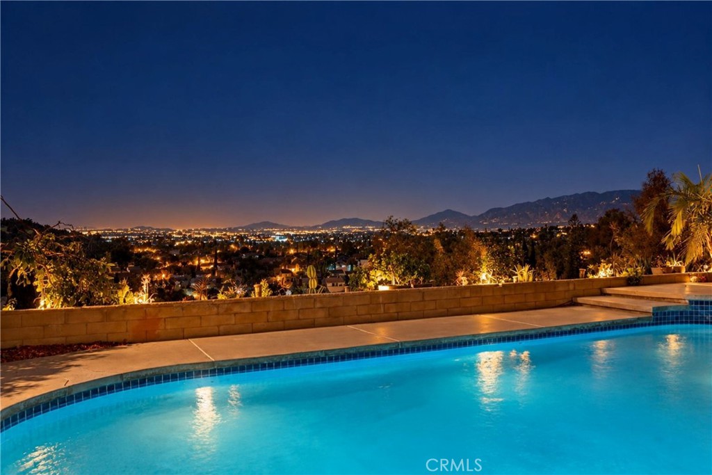 2641 Elena Property Photo 3