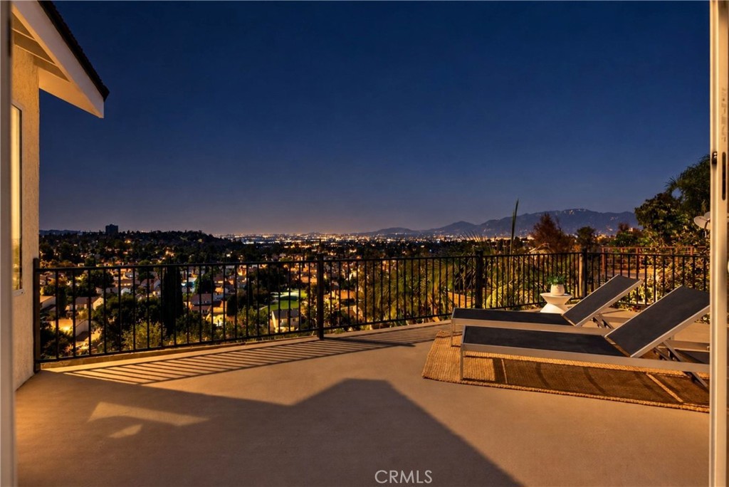 2641 Elena Property Photo 6