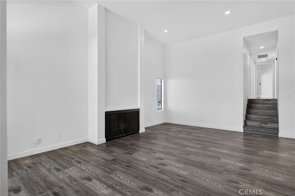 2917 Barrington Court Property Photo 8