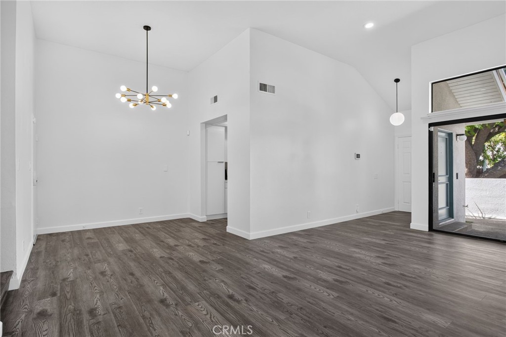 2917 Barrington Court Property Photo 12