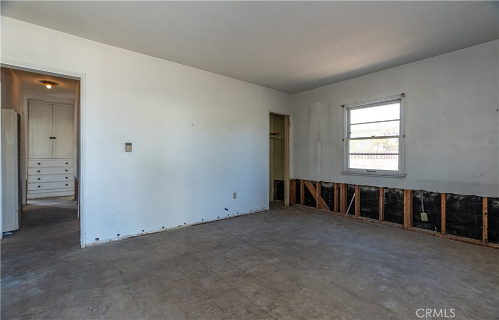 16023 S Manhattan Place Property Photo 4