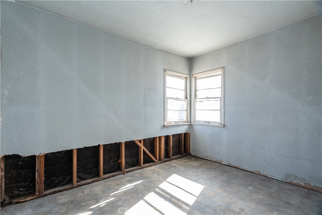 16023 S Manhattan Place Property Photo 13