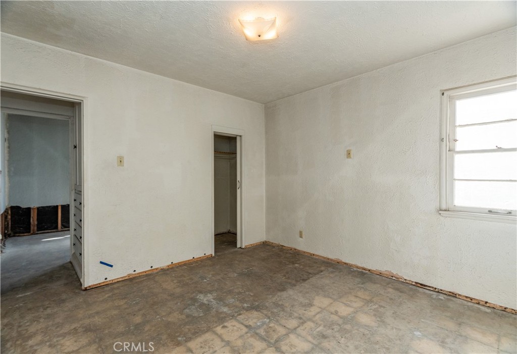 16023 S Manhattan Place Property Photo 16