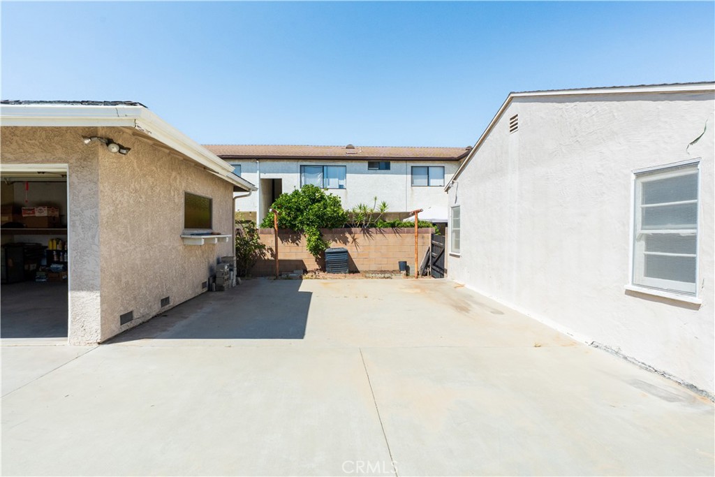 16023 S Manhattan Place Property Photo 22