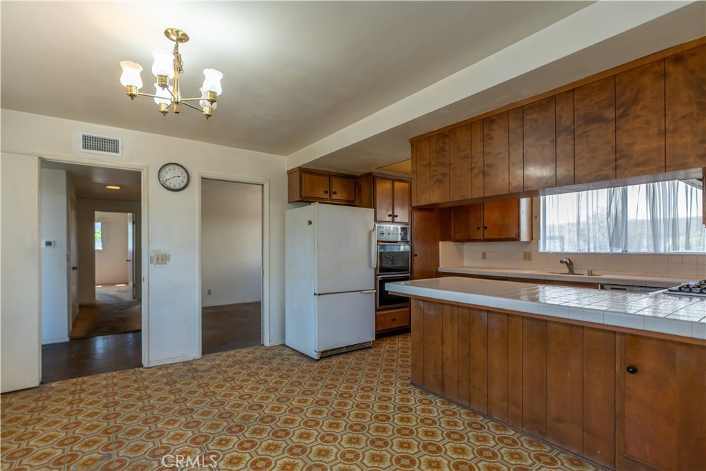 16023 S Manhattan Place Property Photo 27