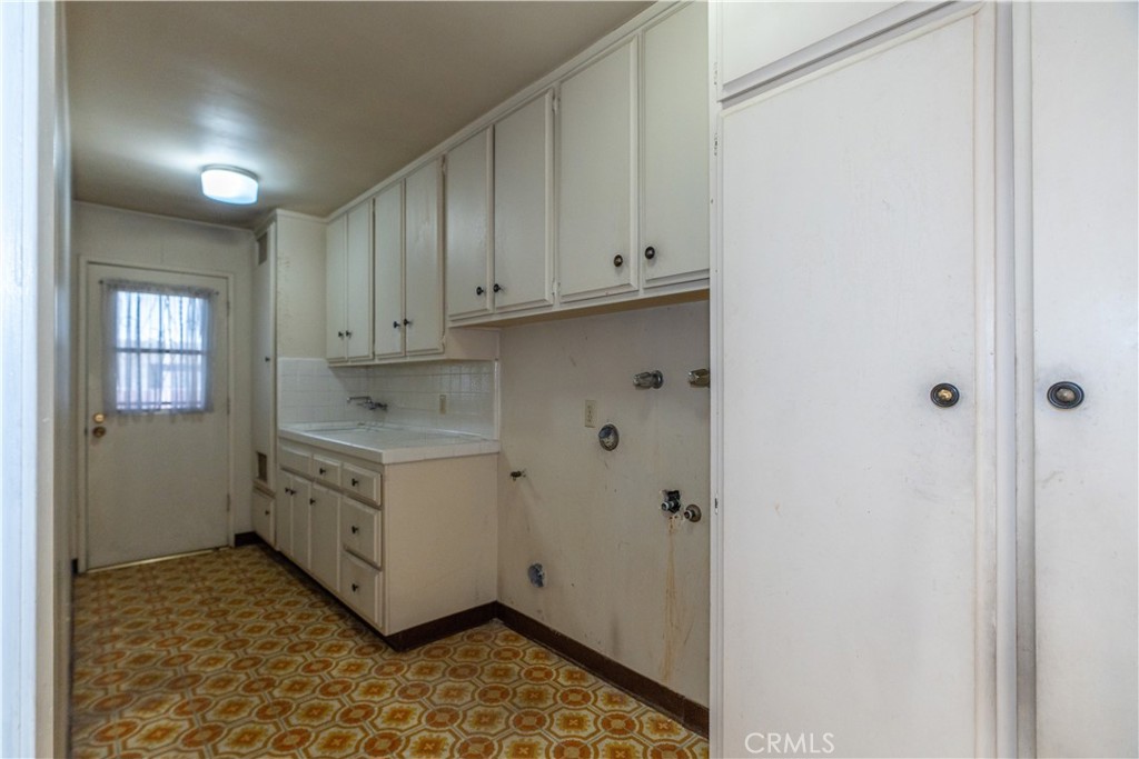 16023 S Manhattan Place Property Photo 28